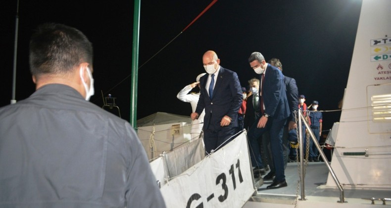 Bakan Soylu Kuzey Ege’de Yunanistan’ın sığınmacıları geri ittiği bölgeleri inceledi