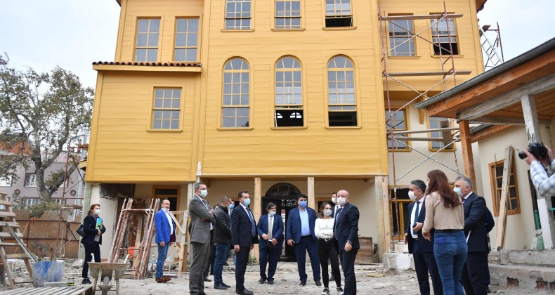 Balıkesir’de tarihi yapılar ayağa kalkıyor