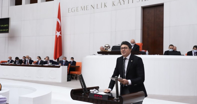 BAKANLIĞIN ‘HER ŞEY NORMAL’ DEDİĞİ AYVALIK’TA Kİ FABRİKANIN DUVARI ÇÖKTÜ