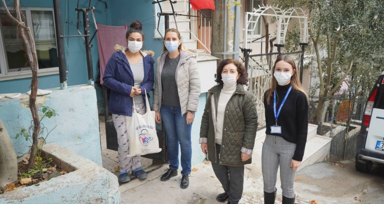 Ayvalık Belediyesi’nin ‘Hoş geldin Bebek’ ziyaretleri mutlulukları taçlandırıyor