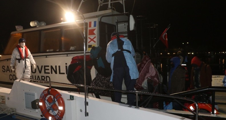 Ayvalık’ta 38 göçmen kurtarıldı