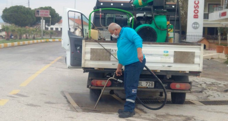 Ayvalık’ta sivrisinek larvalarıyla mücadele tüm hızıyla sürüyor