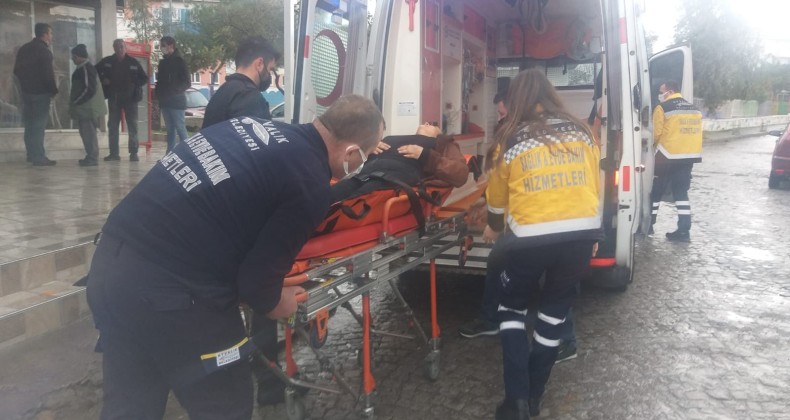 Aniden fenalaşan kadını Ayvalık Belediyesi sağlık ekipleri kurtardı