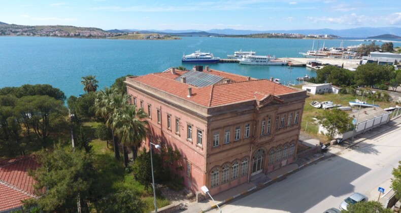 Ayvalık Belediyesi’nden “Eski Vergi Dairesi Binası restorasyon ihalesi” açıklaması