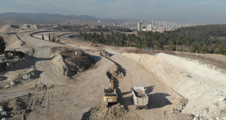 BAŞKAN YILMAZ, OSB’NİN TRAFİK SORUNUNU ÇÖZÜYOR
