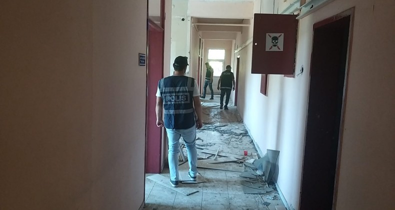 Ayvalık Polisi’nden yoğun yılbaşı mesaisi