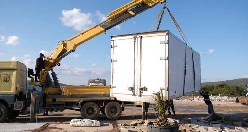 Tabiat parkındaki kaçak binalara dronlu baskın
