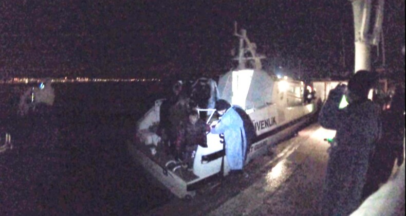 Ayvalık’ta 38 Kongo uyruklu göçmen kurtarıldı