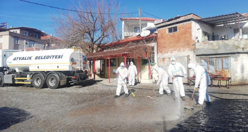 Ayvalık’ta karantinadaki kırsal mahalleye detaylı temizlik
