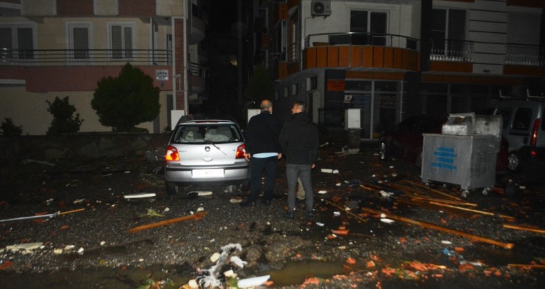 Ayvalık’ı hortum, dolu ve şiddetli yağış vurdu