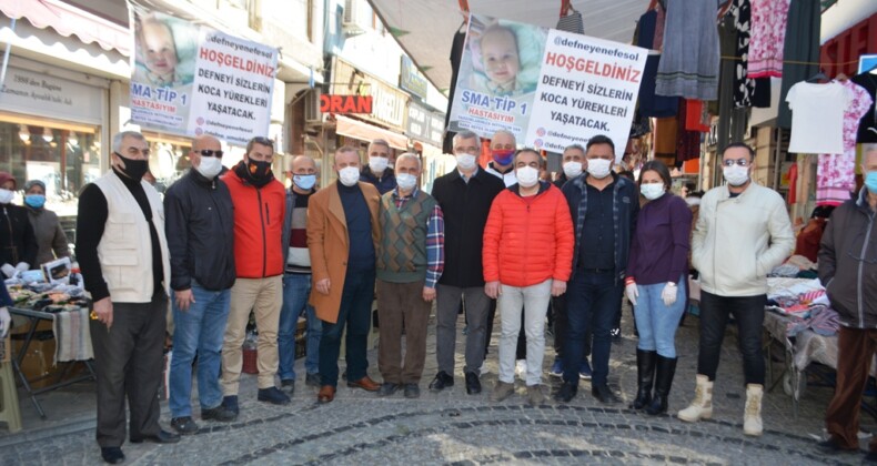 SMA hastası Defne bebek için pazar pazar tezgâh açıp yaptıklarını satıyorlar