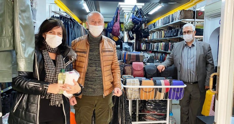 Ayvalık’ta Başkan Çakırca’dan esnafa “şok” baskın