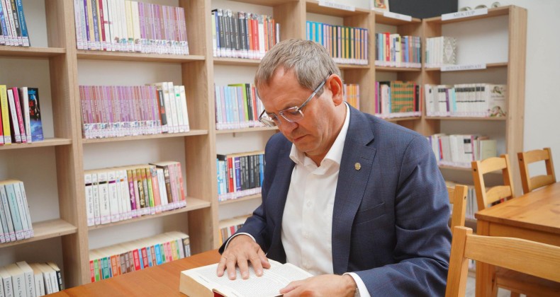 Ayvalık’ta görme engelliler için Sesli kütüphane kuruldu