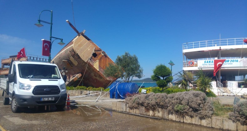 Ayvalık’ta denizden enkaz çıkarma çalışmalarında son etap