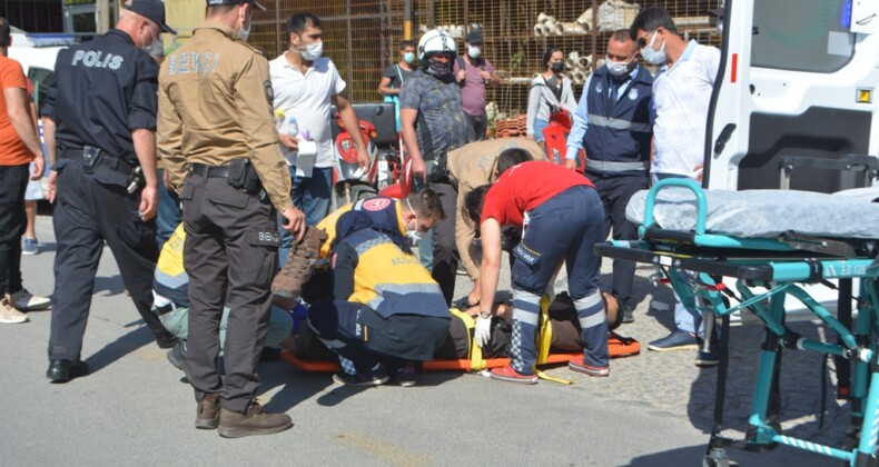Ayvalık’ta otomobil ile motosiklet çarpıştı;  iki bekçi yaralandı