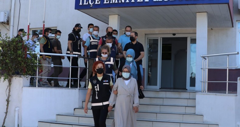 Ayvalık’ta FETÖ şüphelileri lastik botla Yunanistan’a kaçarken yakalandı