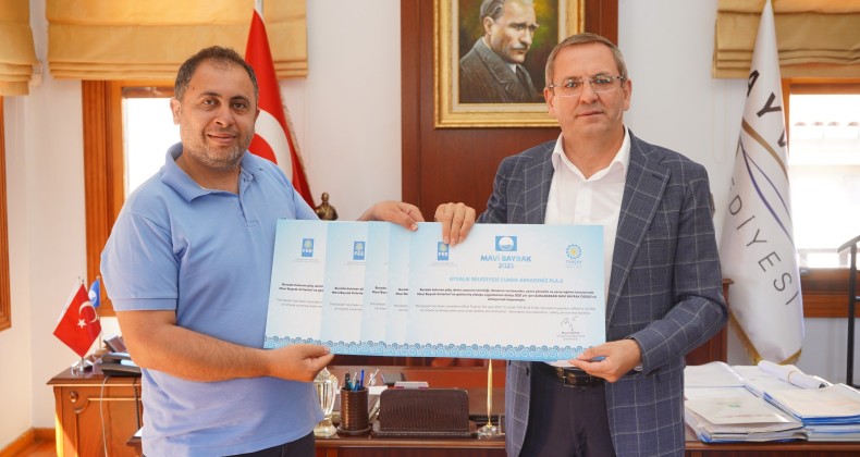 AYVALIK’A İKİ MAVİ BAYRAK DAHA…