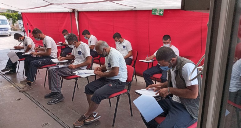 Belge Akademi tırı boya ustaları için Ayvalık’ta