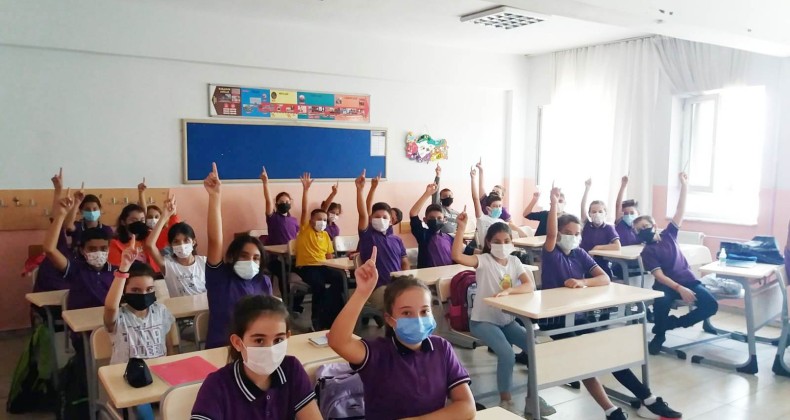 Ayvalık’ta yeni eğitim ve öğretim yılının ilk zili çaldı