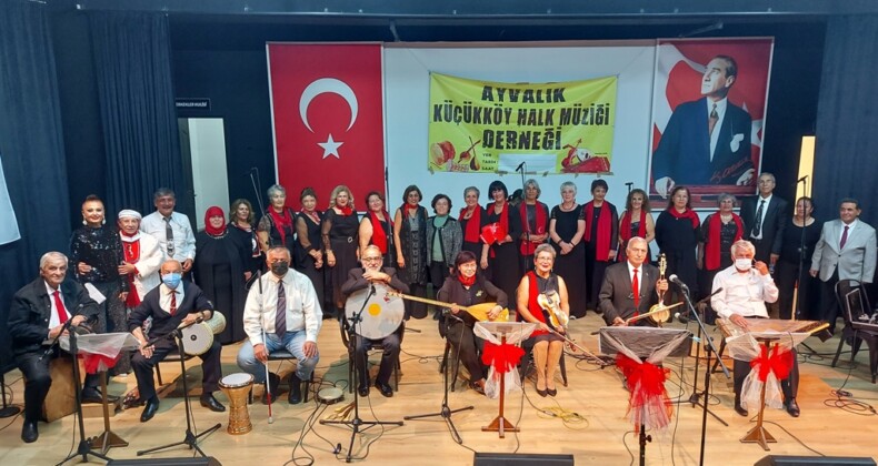 Zeytin için türküler söylediler