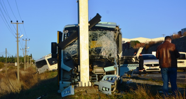 Ayvalık’ta bozuk yol ve güneş kazaya neden oldu; 10 yaralı