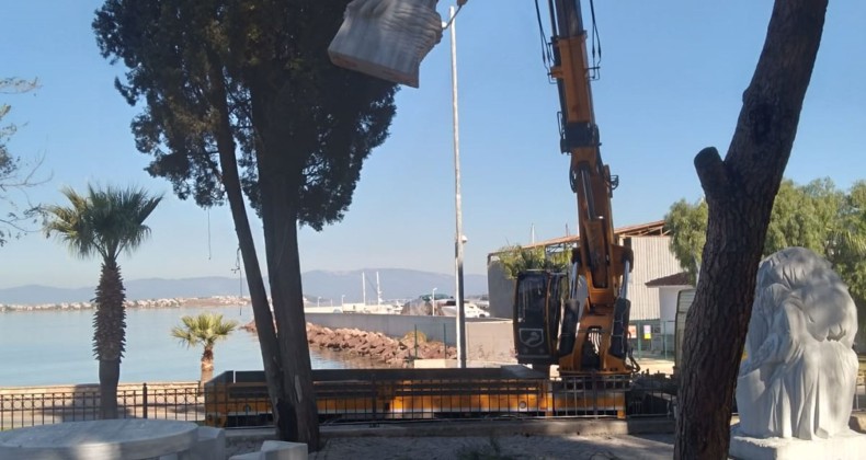 BARIŞ PARKI’NA BARIŞIN SİMGESİ GÜVERCİN HEYKELİ