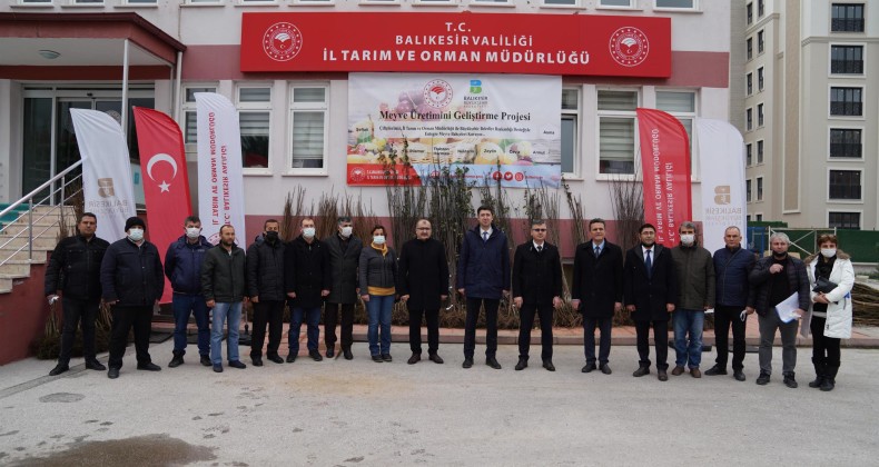Büyükşehirden üreticilere meyve fidanı desteği