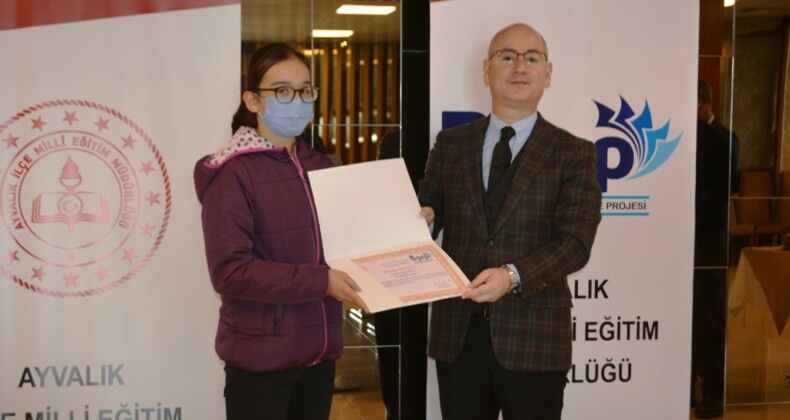 Ayvalık’ta BİGEP sınavı başarılı öğrencilerine öğle yemeği ikramı
