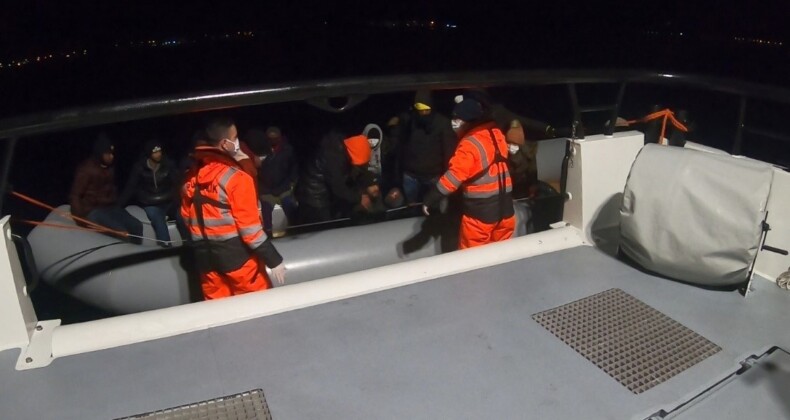 Ayvalık’ta 45 düzensiz göçmen kurtarıldı