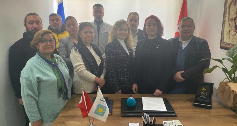 Ayvalık’ta İYİ Parti’den “elektrik zammı” tepkisi