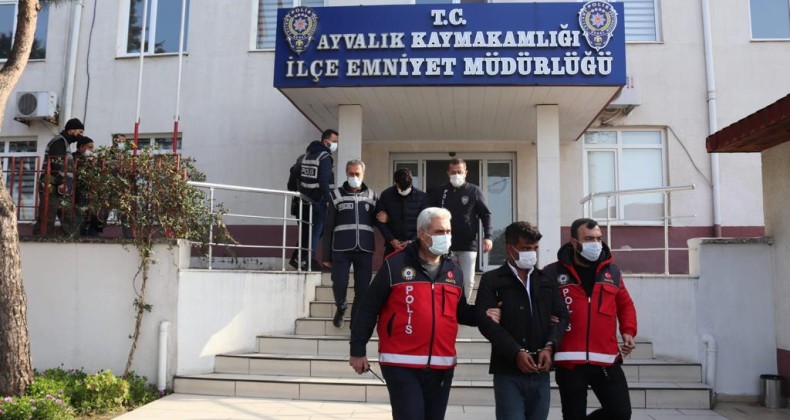 3 milyonluk vurgun yapan dolandırıcılara Ayvalık polisi acımadı