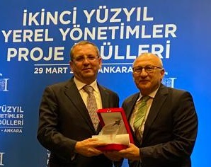 Ayvalık Belediyesi’ne çifte ödül