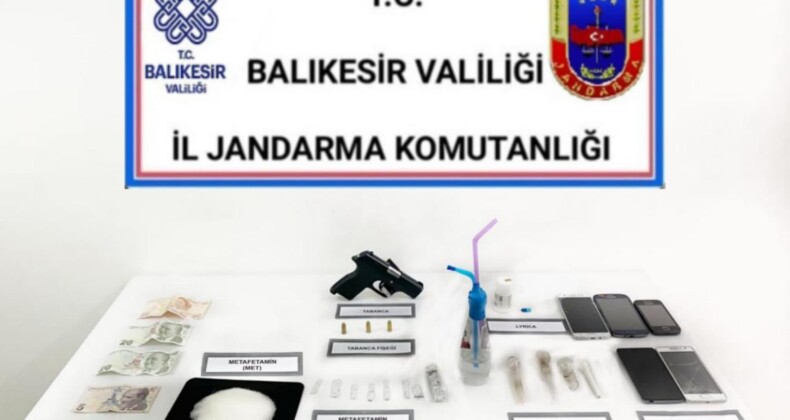Ayvalık’ta jandarmadan uyuşturucu kullanıcılarına operasyon