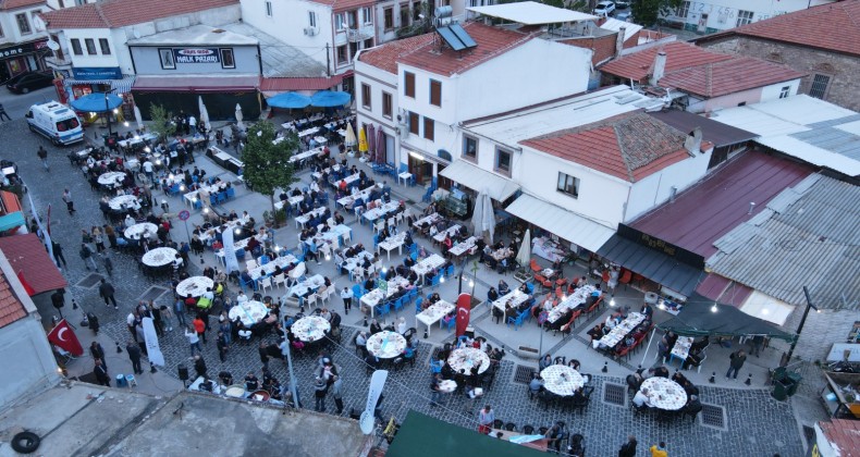 Ayvalık Belediyesi’nden dev iftar