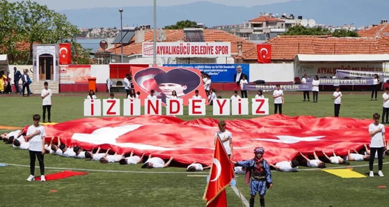 Ayvalık’ta 23 Nisan coşkusu zirveye taşındı