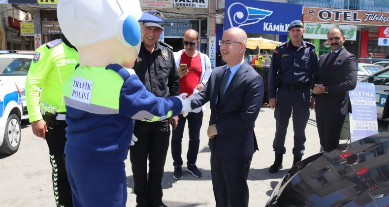 Ayvalık’ta Kaymakam Yaman’dan “Yayalar İçin 5 Adımda Güvenli Trafik” etkinliğine tam destek