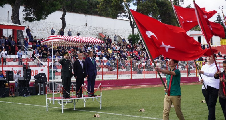 AYVALIK’TA “19 MAYIS” COŞKUSU