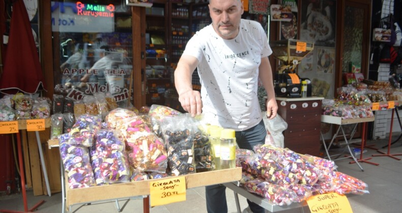 Ayvalık’ta bayram öncesi şeker ve çikolatanın fiyatı cep yakıyor
