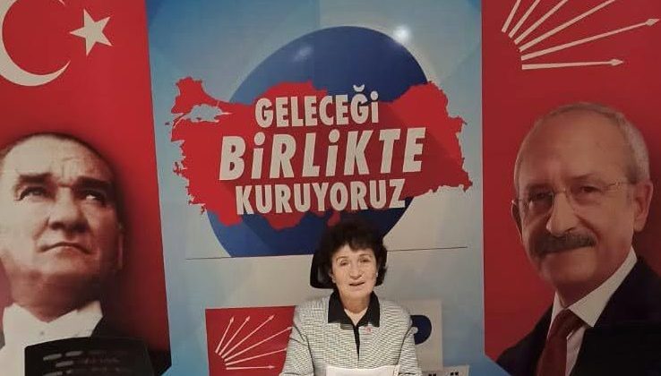 Ayvalık’ta CHP’li kadınlardan basın açıklaması
