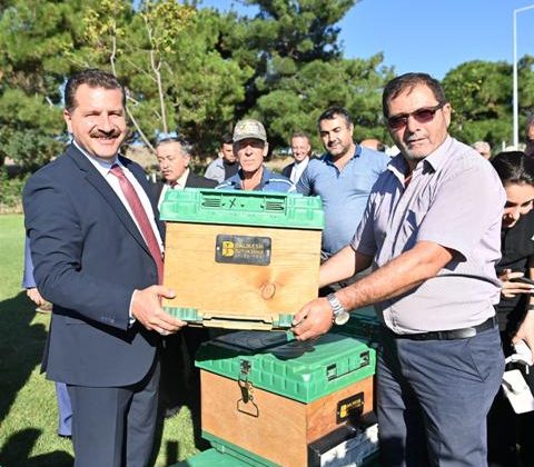Balıkesir Büyükşehir Belediyesi’nden bal gibi destek