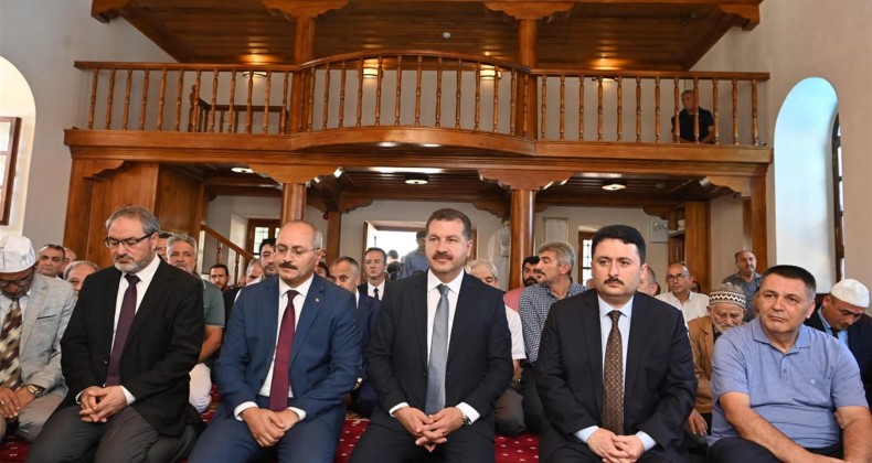 120 yıllık tarihi camide yeniden ezan sesi