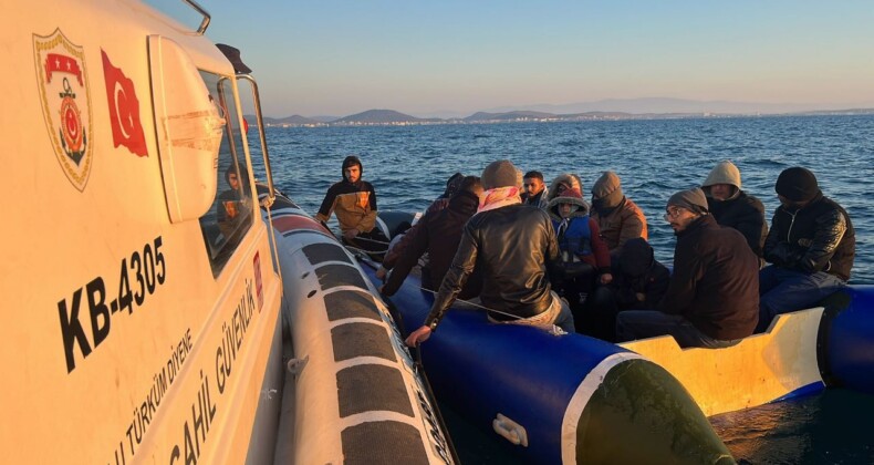 Ayvalık’ta 19 göçmen kurtarıldı