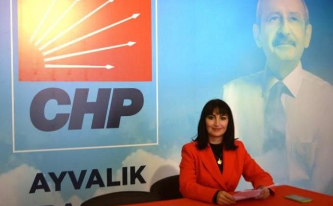 AYVALIK’TA CHP’Lİ KADINLARDAN 5 ARALIK KADIN HAKLARI GÜNÜNÜ UNUTMADI