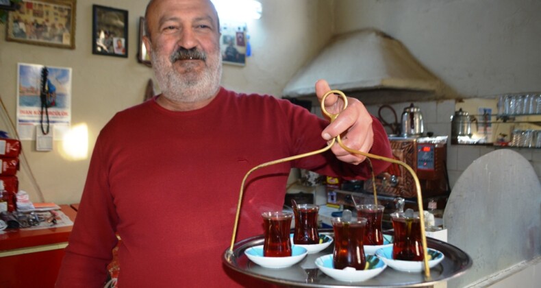 Enflasyona inat çayı 1 TL’ye satıyor