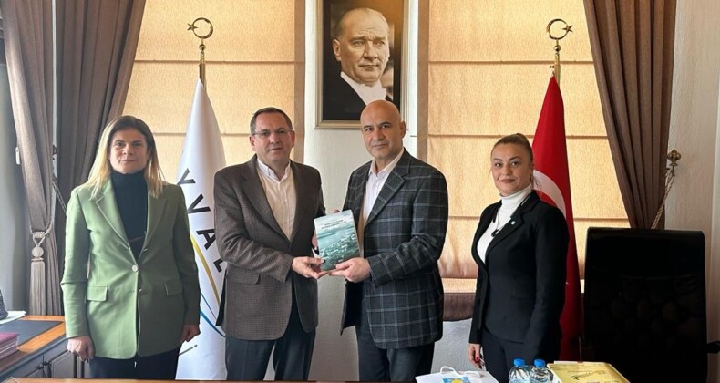 İYİ PARTİLİ TURAN ÇÖMEZ’DEN AYVALIK ÇIKARMASI