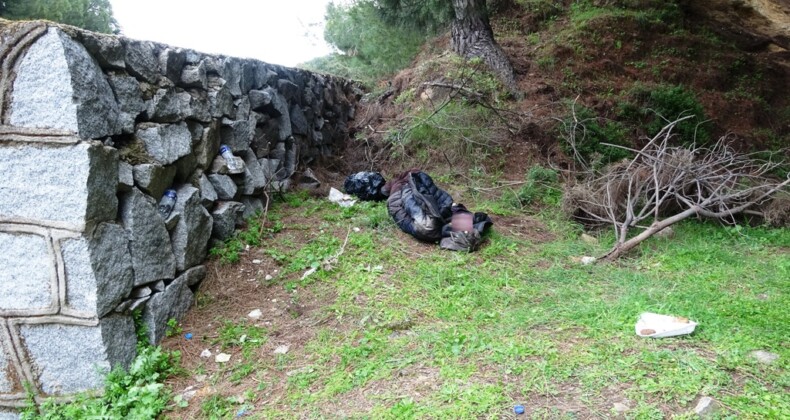 SOKAKLARDA YAŞAYAN ADAM ORMANLIK ALANDA ÖLÜ BULUNDU