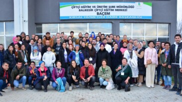 AROMATİK BİTKİ YETİŞTİRİCİLİĞİNİ BAÇEM’DE ÖĞRENİYORLAR