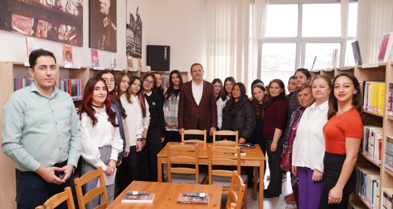 BAŞKAN MESUT ERGİN KÜTÜPHANE HAFTASI’NI ÖĞRENCİLERLE KUTLADI