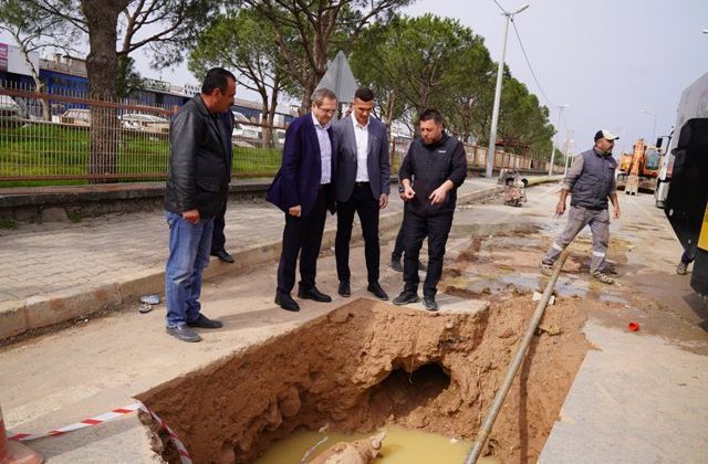 AYVALIK’TA BAŞKAN ERGİN DOĞALGAZ ÇALIŞMALARINI İNCELEDİ