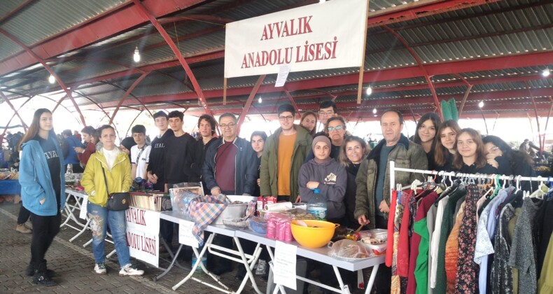 AYAL ÖĞRENCİLERİ MİSAFİR DEPREMZEDELER İÇİN İŞ BAŞINDA